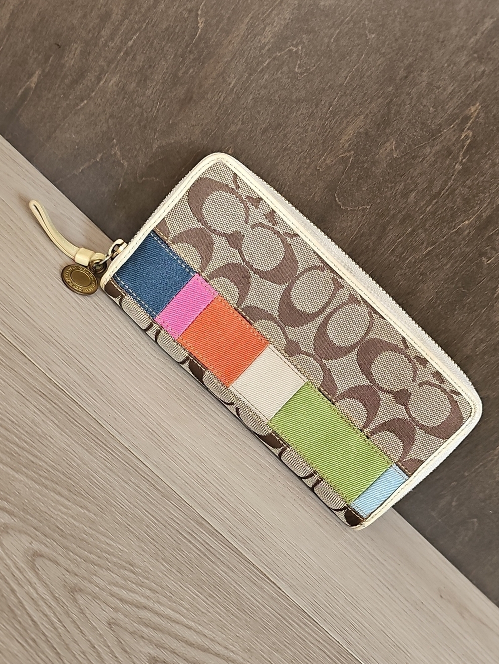 Y2K Coach 40537 Legacy Stripe Canvas C White Leather Zip Wallet *Read Condition